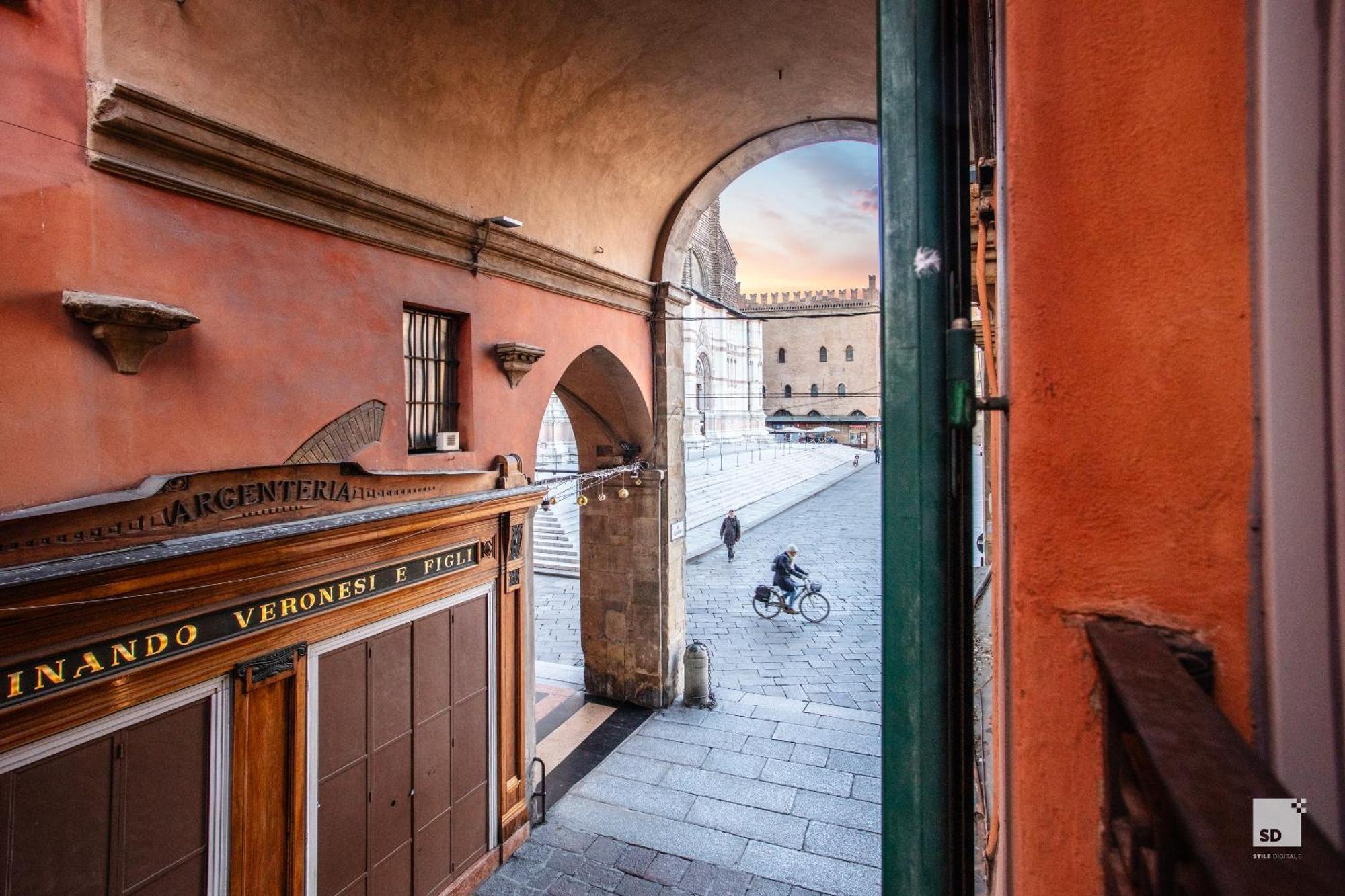 Urbanicooh Guidozagni - Piazza Maggiore View — Photos 3